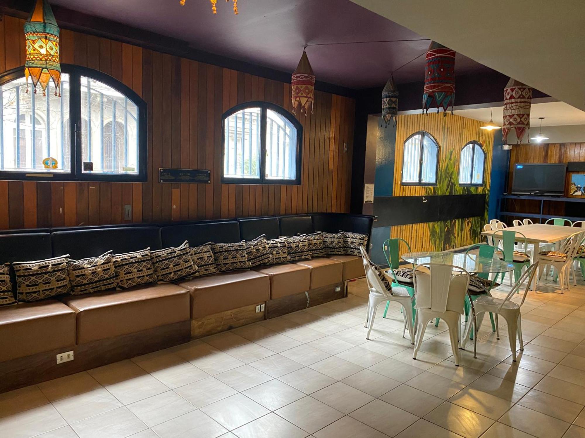 Hostel Cienfuegos ซานติอาโก ภายนอก รูปภาพ
